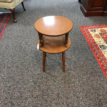 Load image into Gallery viewer, Maple End Table (24x16x16)
