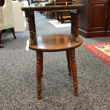 Load image into Gallery viewer, Maple End Table (24x16x16)
