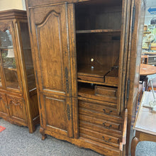 Load image into Gallery viewer, Armoire (85x59x26)
