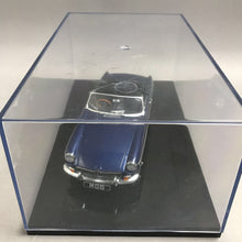 Load image into Gallery viewer, Autoart Blue MGB Roadster MK II 1/18 Open Top in Case (5x11x7)

