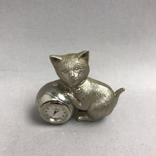 Load image into Gallery viewer, Timex Mini Cat &amp; Ball Clock (3")

