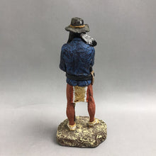 Load image into Gallery viewer, Vintage Daniel Monfort Native American Union Soldier Sculpture (9.5")
