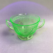 Load image into Gallery viewer, Vintage Federal Glass Georgian Love Birds Uranium Sugar Bowl (3x4)
