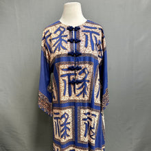 Load image into Gallery viewer, Vintage Blue Thai Block Printed Kaftan w/ Frog Button Closure sz M
