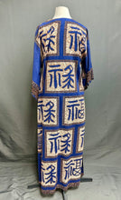 Load image into Gallery viewer, Vintage Blue Thai Block Printed Kaftan w/ Frog Button Closure sz M
