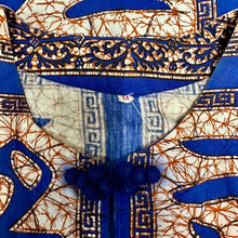 Load image into Gallery viewer, Vintage Blue Thai Block Printed Kaftan w/ Frog Button Closure sz M

