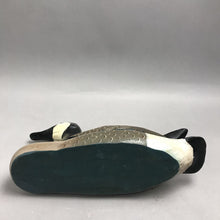 Load image into Gallery viewer, United Wildlife Series Canada Goose Decoy w/Knife Holder (6x12)Box
