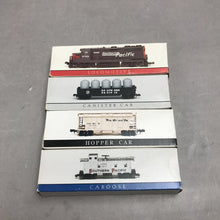 Load image into Gallery viewer, Vintage Reader's Digest Southern Pacific Miniature Train Cars Set of 5 (4x1.5)
