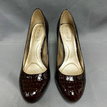 Load image into Gallery viewer, Bandolino Dark Brown Croc Patent Heels sz 7.5 NWOB

