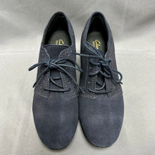 Load image into Gallery viewer, Clarks Bendables Navy Suede Oxford Heels sz 7.5 NWOB
