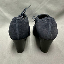 Load image into Gallery viewer, Clarks Bendables Navy Suede Oxford Heels sz 7.5 NWOB
