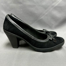 Load image into Gallery viewer, Clarks Artisan Black Leather Bow Detail Heels sz 7.5
