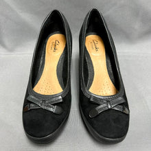 Load image into Gallery viewer, Clarks Artisan Black Leather Bow Detail Heels sz 7.5
