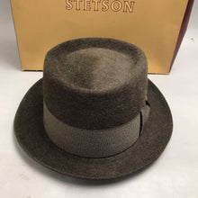 Load image into Gallery viewer, Stetson Royal DeLuxe Gun Club Fedora 7 1/2 Hat Brown with Box
