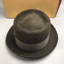 Load image into Gallery viewer, Stetson Royal DeLuxe Gun Club Fedora 7 1/2 Hat Brown with Box
