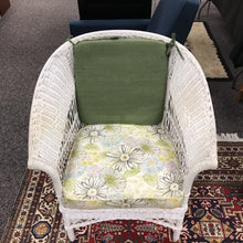 Load image into Gallery viewer, White Real Wicker Chair (34x32x29)
