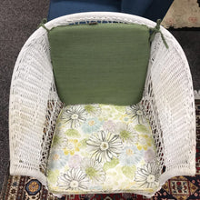Load image into Gallery viewer, White Real Wicker Chair (34x32x29)
