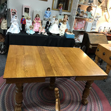 Load image into Gallery viewer, Antique Oak Kitchen Table (29x42x42) w/10 9" Leaves
