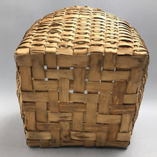 Load image into Gallery viewer, Handmade Primitive Country Natural Wicker Basket with Handle (9x12)
