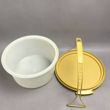 Load image into Gallery viewer, Tupperware Cake-Taker, Harvest Gold (~8x11x11)
