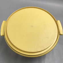 Load image into Gallery viewer, Tupperware Cake-Taker, Harvest Gold (~8x11x11)
