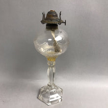 Load image into Gallery viewer, Vintage Eagle Clear Glass Oil Lamp (12")
