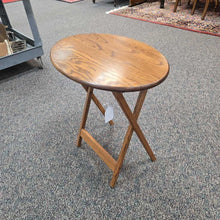 Load image into Gallery viewer, Small Folding Oak Table (24x23x15)
