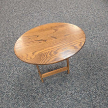 Load image into Gallery viewer, Small Folding Oak Table (24x23x15)
