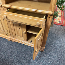 Load image into Gallery viewer, Broyhill Fontana Pine Shelf Cabinet (77x31x20)
