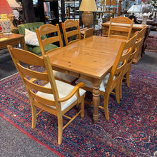 Load image into Gallery viewer, Broyhill Fontana Pine Table (30x36x60) w/2 12" Leaves w/6 Chairs
