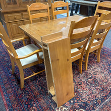 Load image into Gallery viewer, Broyhill Fontana Pine Table (30x36x60) w/2 12" Leaves w/6 Chairs
