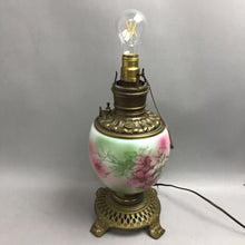 Load image into Gallery viewer, Vintage Electric Oil Floral Lamp (15")
