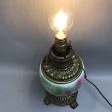 Load image into Gallery viewer, Vintage Electric Oil Floral Lamp (15")
