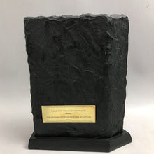 Load image into Gallery viewer, Vintage Franklin Mint 1992 Friends of the Vietnam Veterans Memorial Sculpture (10x7x6)
