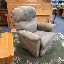 Load image into Gallery viewer, LazyBoy Recliner AS IS (41x30x40)

