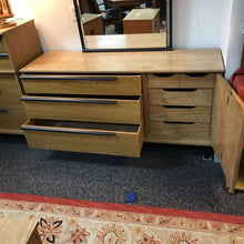 Load image into Gallery viewer, Kroehler Dresser 7 Drawer w/Mirror (70x61x19)
