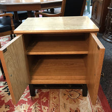 Load image into Gallery viewer, Kroehler Night Stand (23x21x18)
