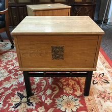 Load image into Gallery viewer, Kroehler Night Stand 2 Drawer (23x23x18)
