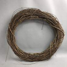 Load image into Gallery viewer, Grapevine Wreath (24")
