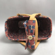 Load image into Gallery viewer, Longaberger 2002 VIP Sales Basket w/Liner+Protector &amp; Bow (10x12x7)
