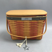 Load image into Gallery viewer, Longaberger Collector Club 2001 Whistle Stop Basket w/Protector and Star Liner w/Lid (8x10x6)
