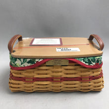 Load image into Gallery viewer, Longaberger Christmas Collection 2002 Edition Traditions Basket
