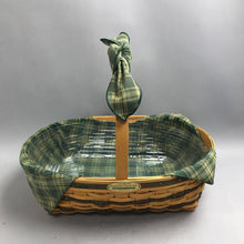 Load image into Gallery viewer, Longaberger Traditions Collection Hospitality Basket 1998 w Liner Protector (5x18x14)
