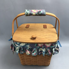 Load image into Gallery viewer, Longaberger Gourmet Picnic Basket, Liner &amp; Protector (9x11x13)
