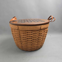 Load image into Gallery viewer, Longaberger Large Corn Basket #14443 w/ Insert &amp; Checkers Lid Set (~12x17x17)
