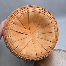 Load image into Gallery viewer, Longaberger Large Corn Basket #14443 w/ Insert &amp; Checkers Lid Set (~12x17x17)
