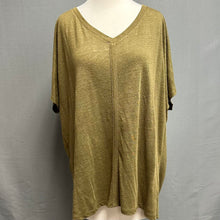 Load image into Gallery viewer, Eileen Fisher Olive Linen V-Neck Dolman Sleeve Top (XL)
