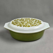 Load image into Gallery viewer, Pyrex Verde Olive Green Casserole Baking Dish w/ Lid (2 1/2 Qt)
