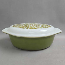 Load image into Gallery viewer, Pyrex Verde Olive Green Casserole Baking Dish w/ Lid (2 1/2 Qt)
