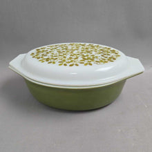 Load image into Gallery viewer, Pyrex Verde Olive Green Casserole Baking Dish w/ Lid (2 1/2 Qt)
